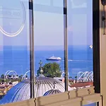 Bronte Hotel