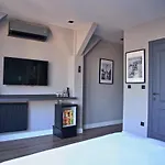 Bronte Hotel