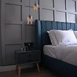Bronte Hotel