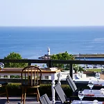 Hotel Bronte 3*