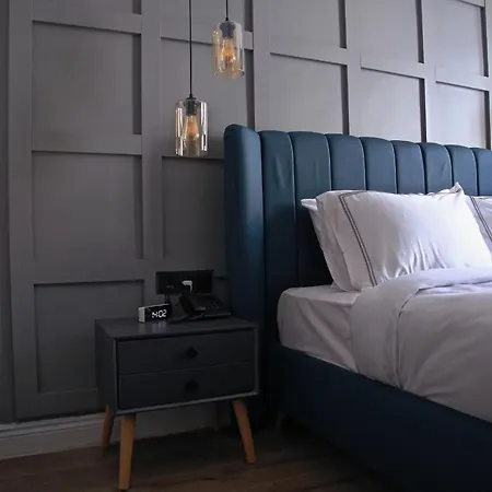 Bronte Hotel
