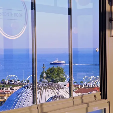 Bronte Hotel
