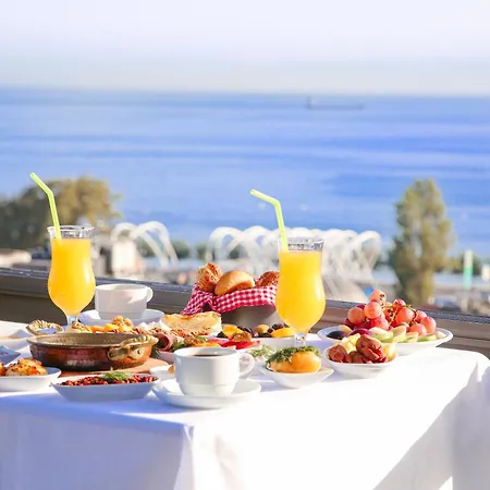Bronte Hotel 3*